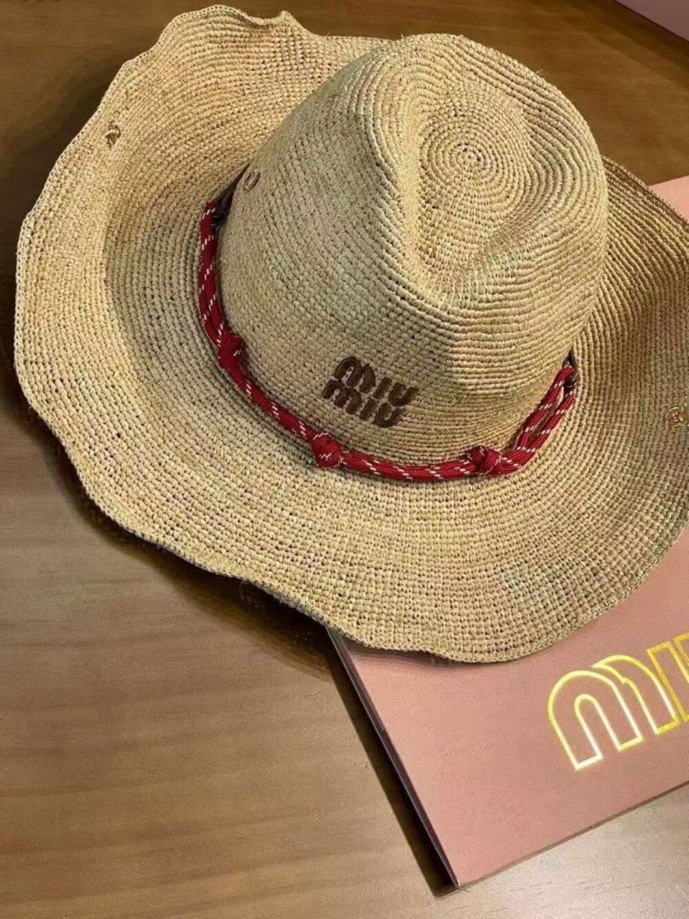 Miu Miu Wavy Edge Oversized Brim Raffia Cowboy Hat Vintage Red Striped Rope Band - Picture 2 of 6
